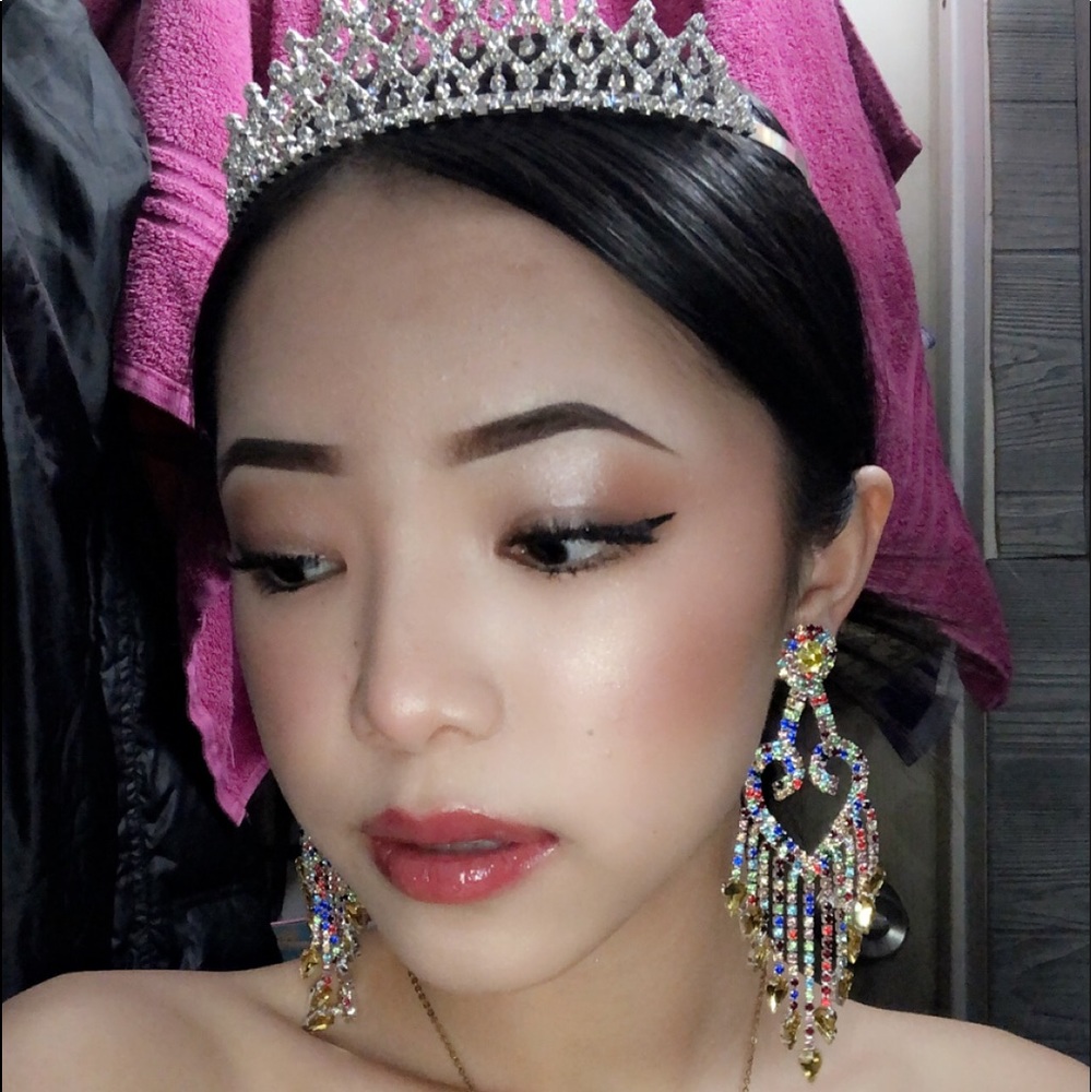 MKHjewelry Hmong Rhinestones Earring
